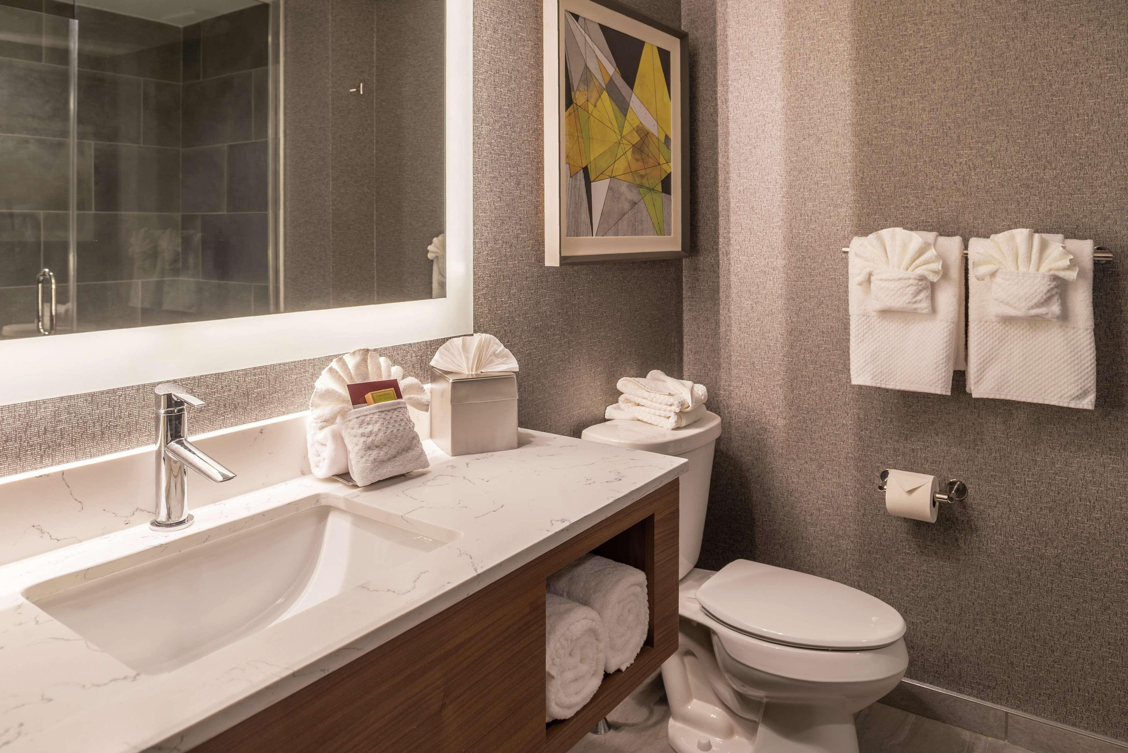 Doubletree By Hilton East Hotel Lafayette