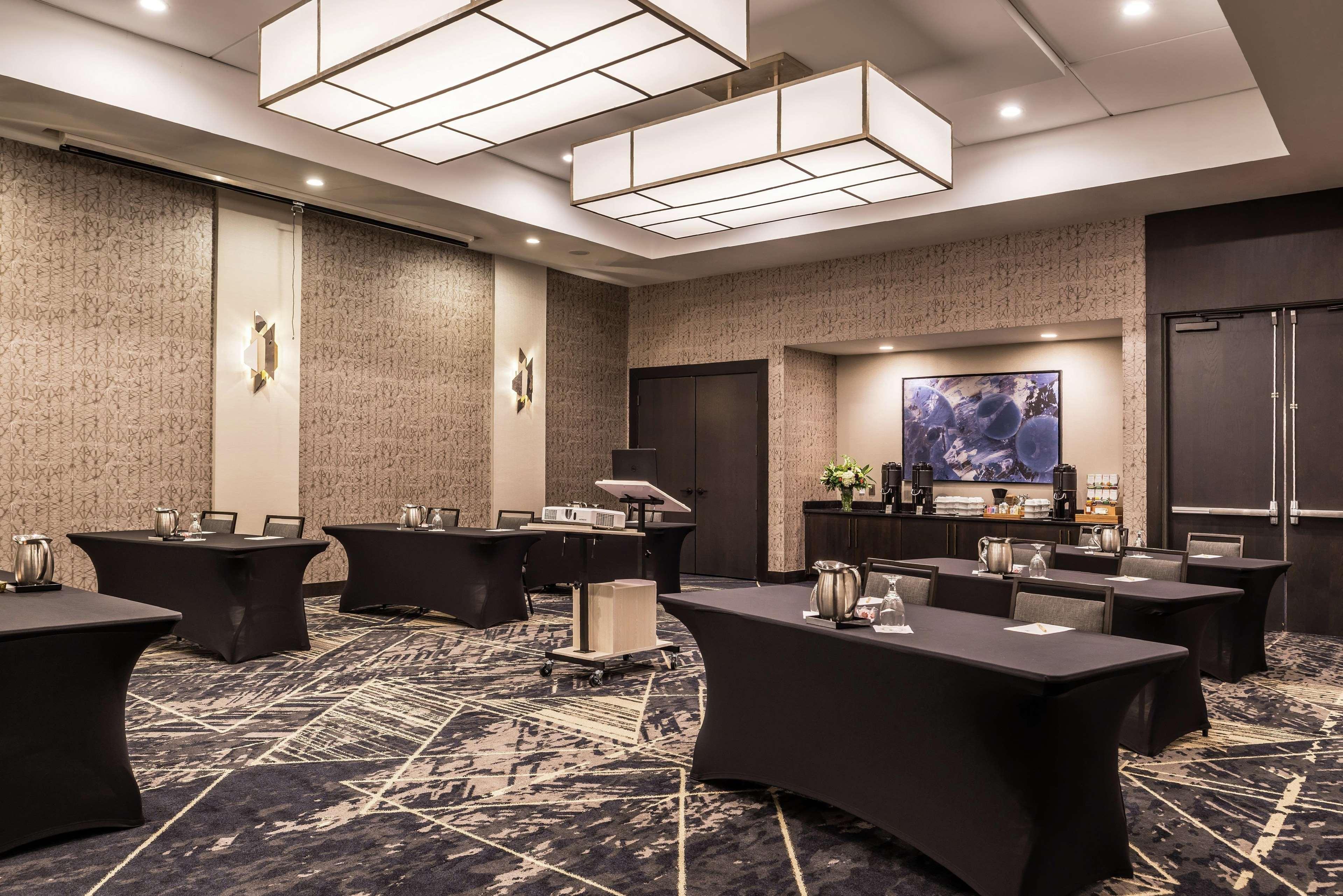 Hotel Doubletree By Hilton East