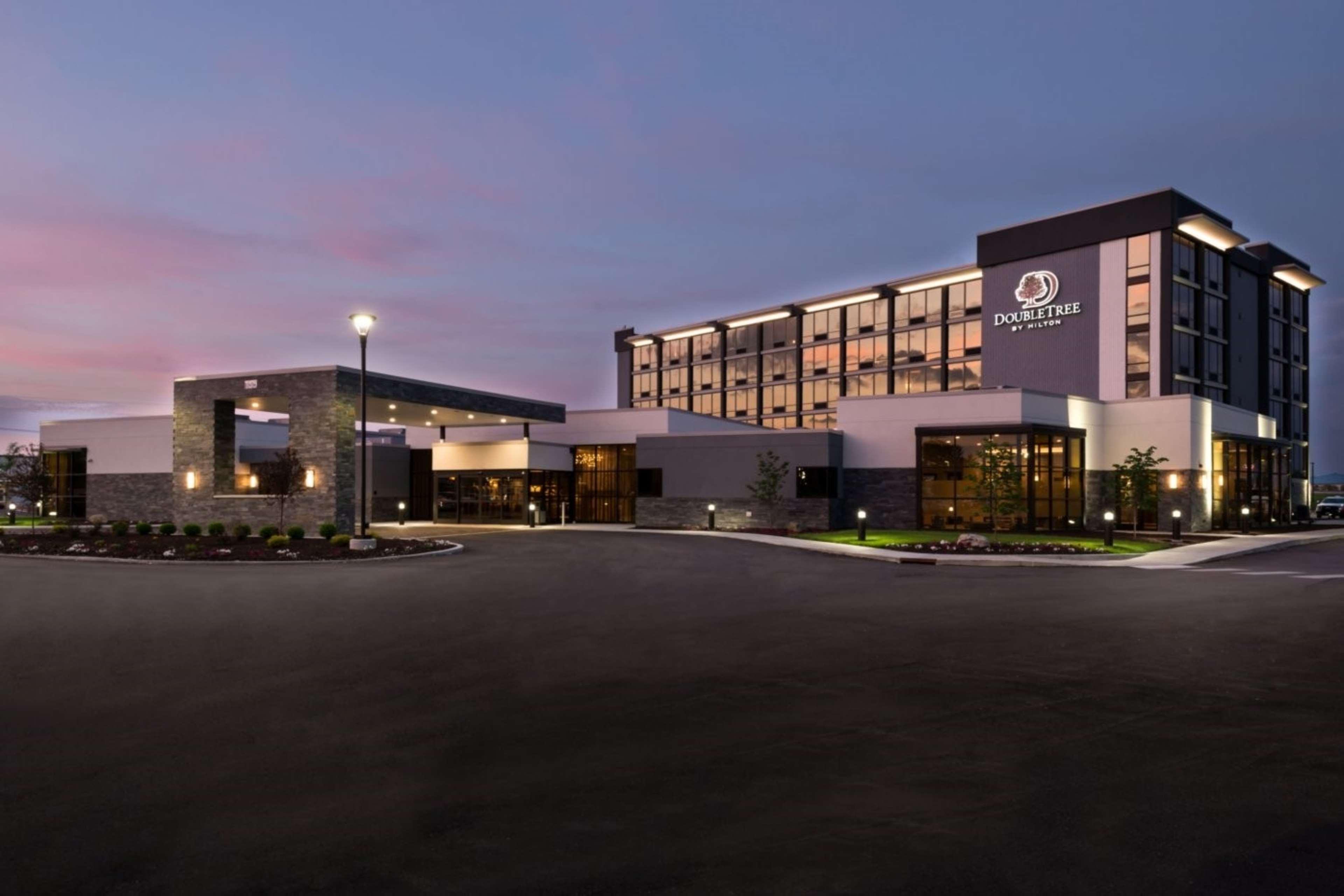 Doubletree By Hilton East 4*