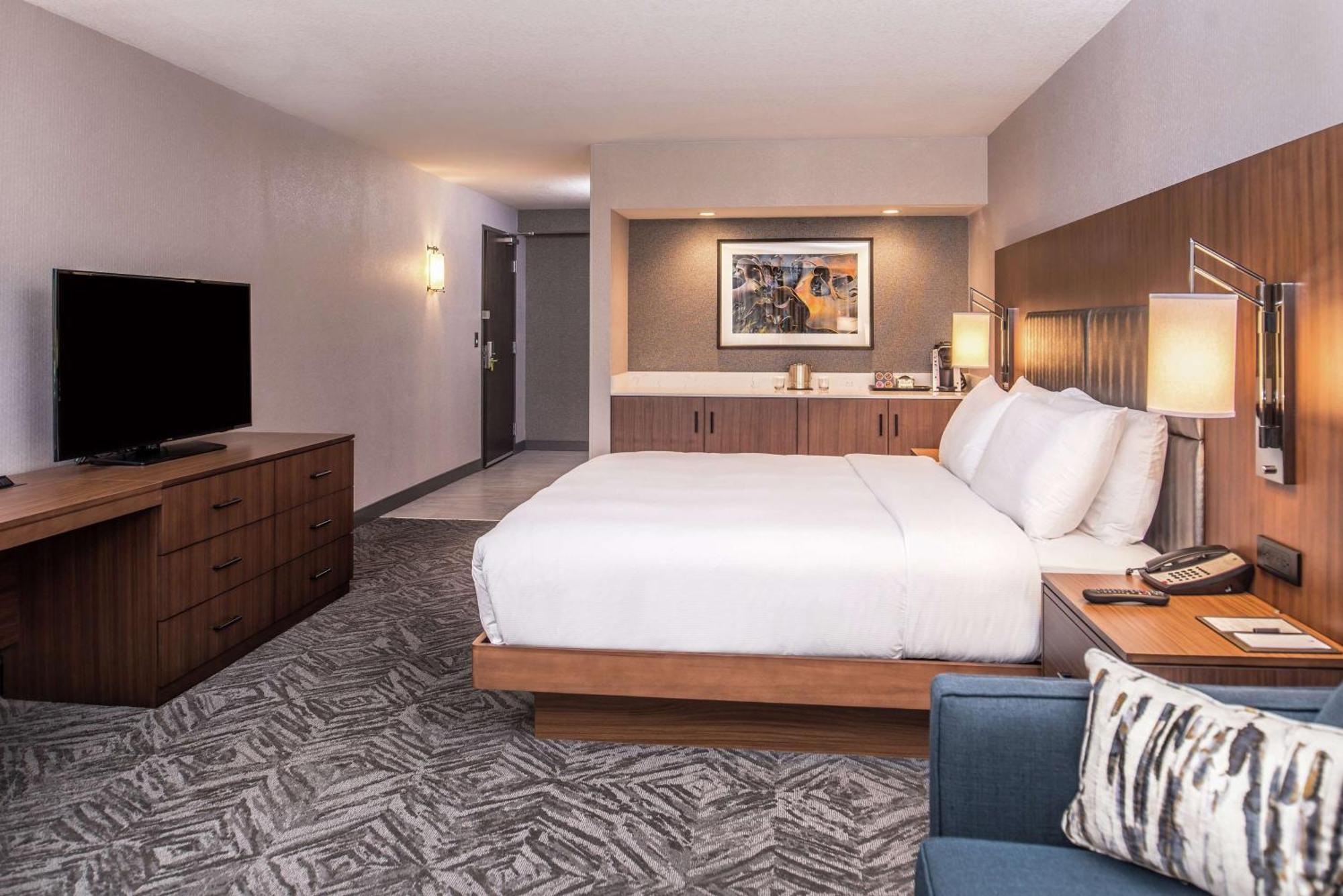 Doubletree By Hilton East Hotel Lafayette
