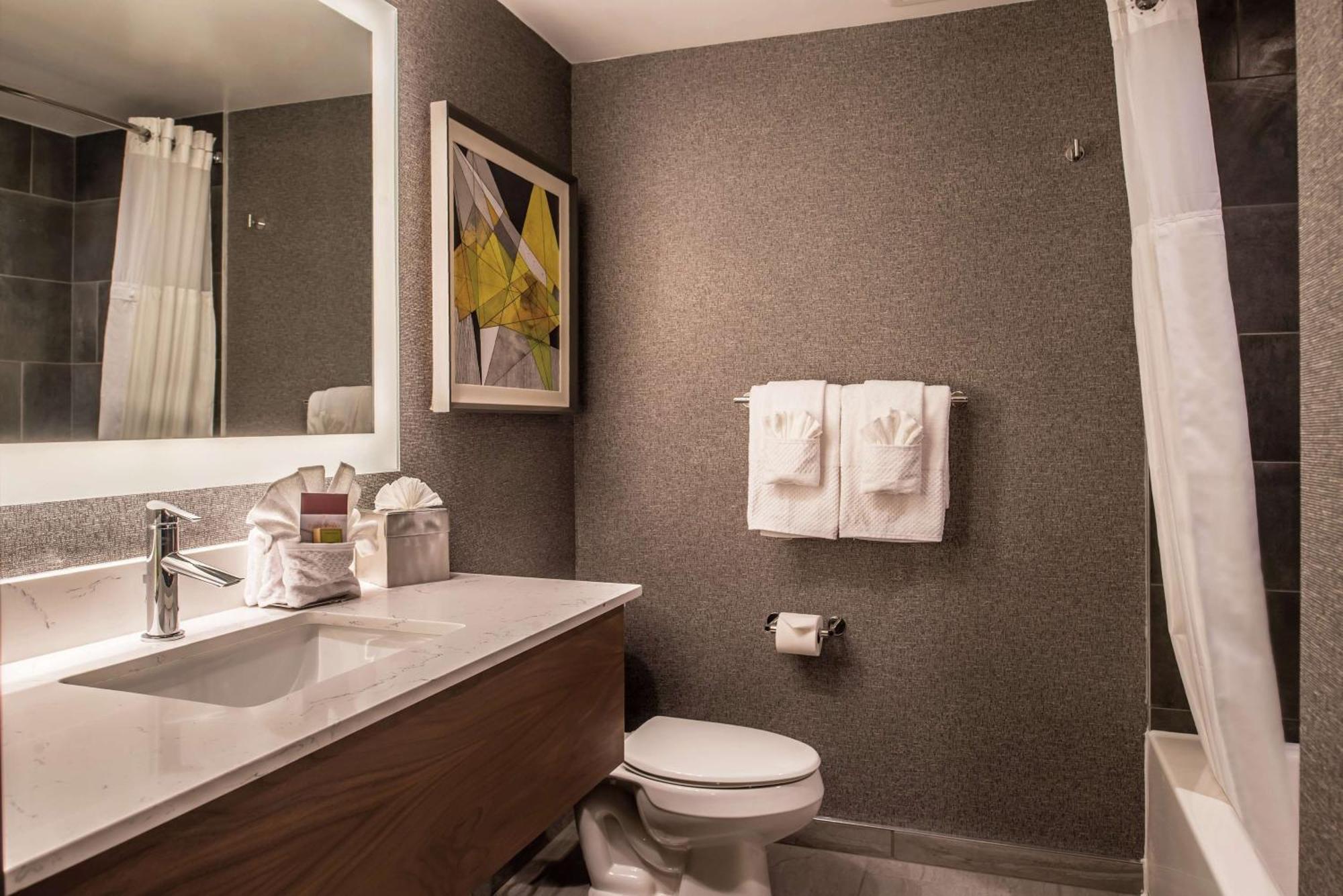 Doubletree By Hilton East Hotel 4*