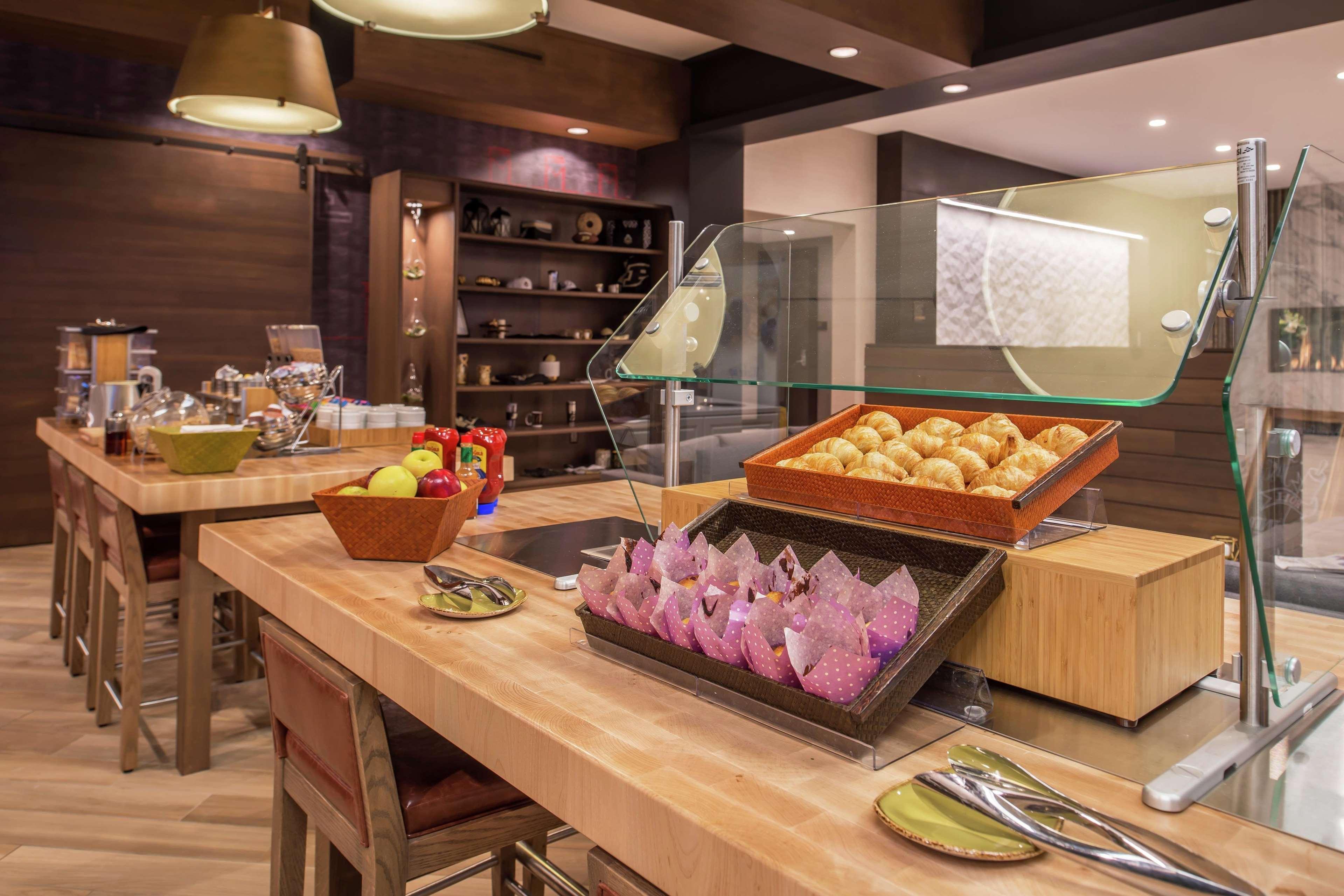 Hotel Doubletree By Hilton East 4*